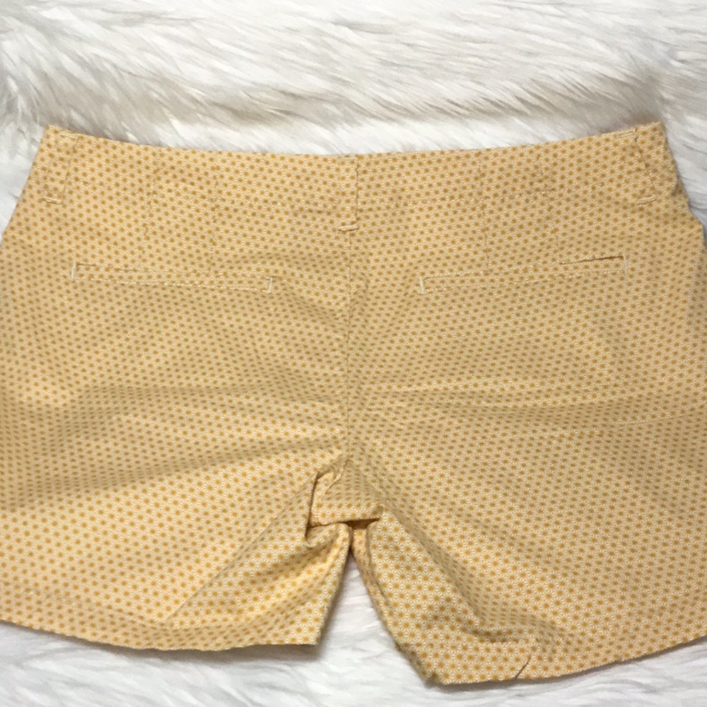 Lee Regular Fit Mid Rise Geometric Daisy Print Shorts, 16 Medium - Picture 3 of 7